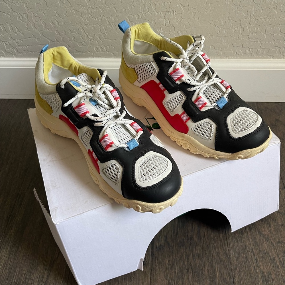 Diadora Alpaca 9.5.  Worn once.